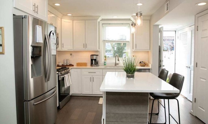 Potomac West House | Hip, Close to Del Ray, Lit Patio, WFH