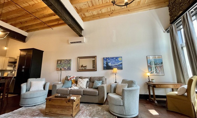 Mountain Home Apartment | Historic 1 bed 1 bath in 1920's Chevy