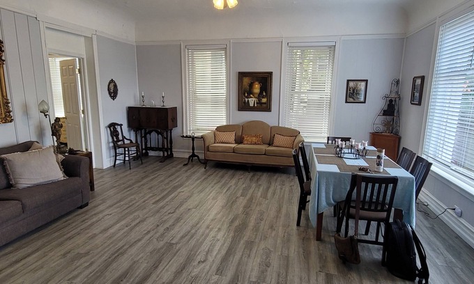 Rockford Apartment | Historic 2 Br appt close to the river.