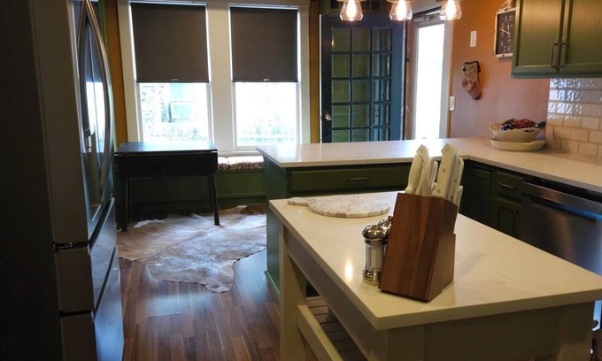 Corsicana Cottage | Historic 3-bedroom craftsman in the Carriage Dist of Corsicana w full kitchen