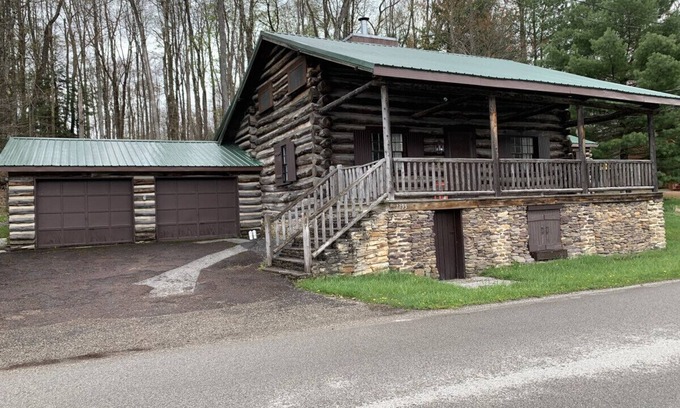 Alpine Lake Apartment | Historic Alpine Lakeside Manor