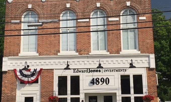 Pulaski Apartment | Historic Apartment Within Walking Distance Of The Salmon River walk.