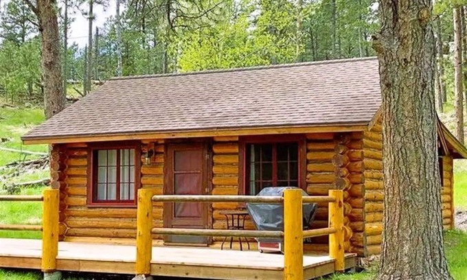 Custer House | Historic Cabin next to Custer State Park, Private