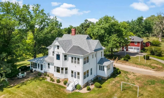 Cedar Rapids - Iowa City House | Historic Charm at Richmond Hillnn