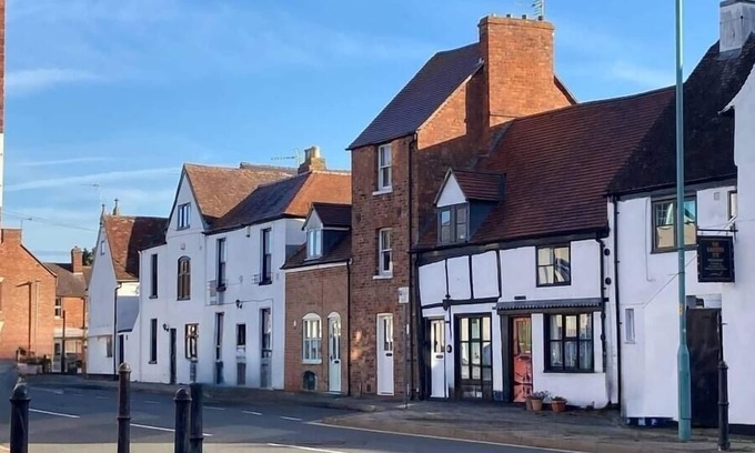 Tewkesbury House | Historic Cosy Tudor Cottage-Fireplace-High Street
