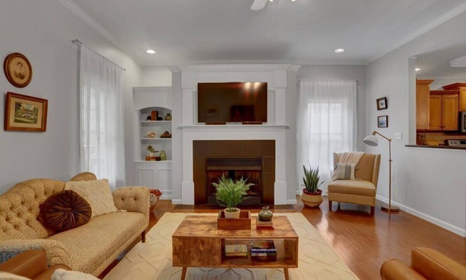 Chambersburg House | Historic Creekside Townhome in Chambersburg