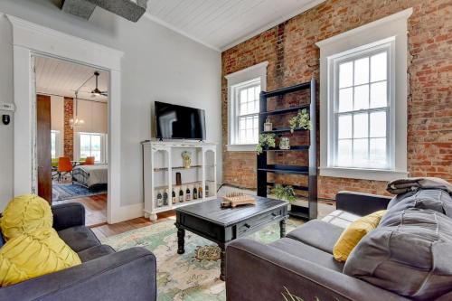 Denison Apartment | Historic Denison Loft with a View