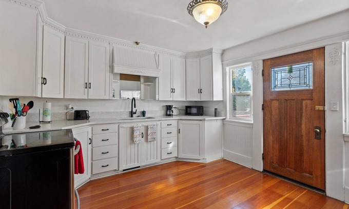 Ogden House | Historic Downtown Haven! Brand new remodel