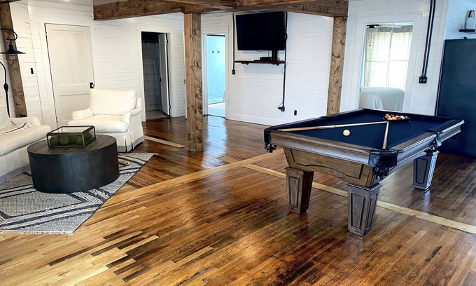Sevierville House | HISTORIC DOWNTOWN LOFT