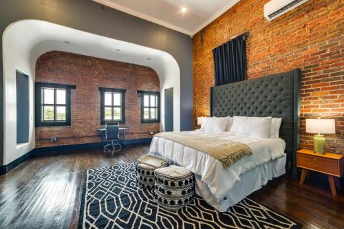 Marshall Apartment | Historic Downtown Location Marshall Studio Escape