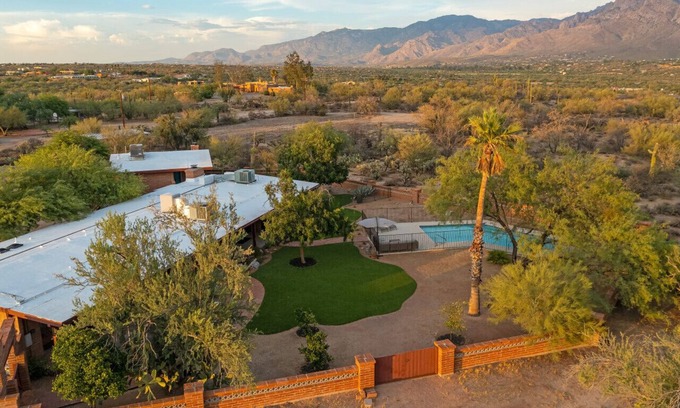 Casas Adobes House | Historic Estate | Mnt Views | Pool | W/Guest House