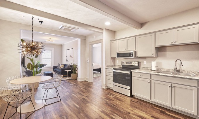 Hot Springs Apartment | Historic Evanston Building Downtown + Walk to Moccasin Springs, Restaurants, VA