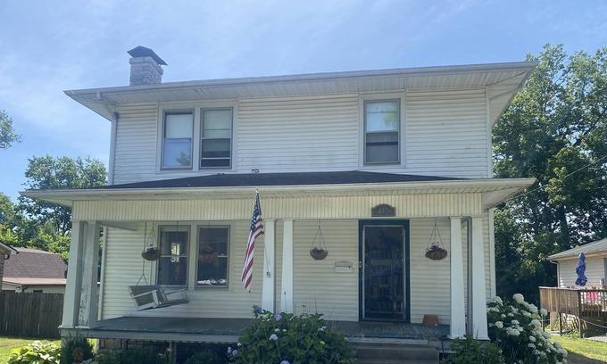 Wilmore House | Historic Foursquare House - minutes from Asbury University and Seminary!