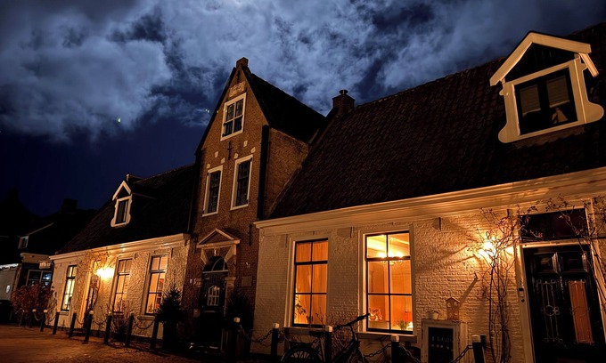 Grou House | Historic Gateway'vacation'House, for romance in heart of downtown with courtyard garden