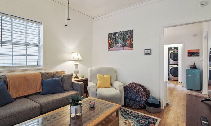 Historic Downtown Savannah House | Historic Gem on Nicoll St - Steps to Forsyth Park & River St!
