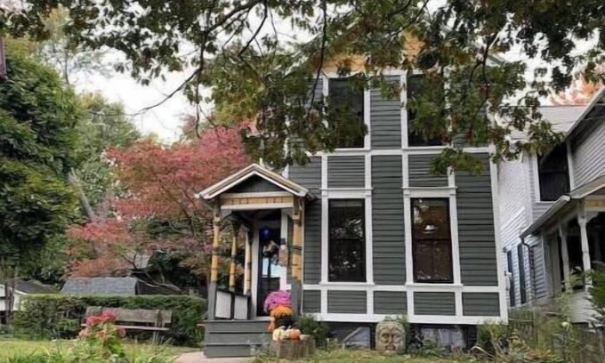 New Haven House | Historic Harborside Home