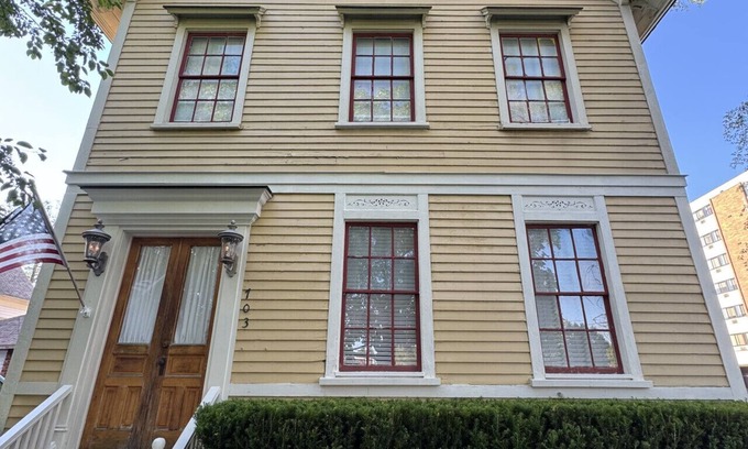 Port Huron House | Historic Home Downtown Port Huron