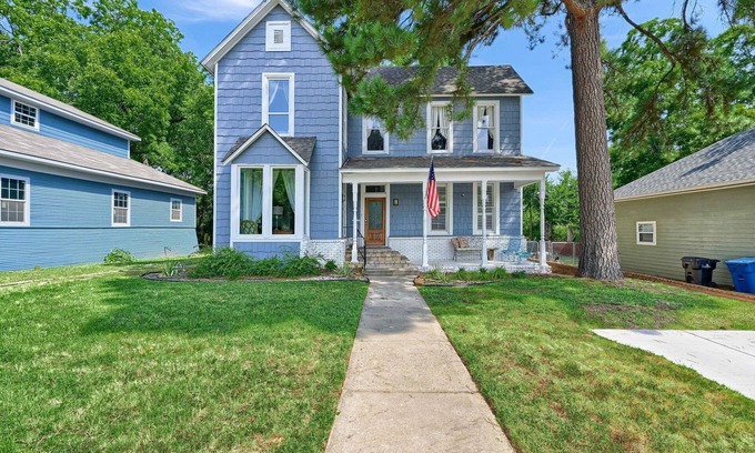 Denison House | Historic home half a mile from Downtown Denison and minutes to Lake Texoma.