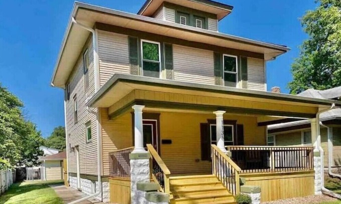 Near South House | Historic Home Near Downtown 4 beds, 1 Bathroom, 2 Car Garage. n