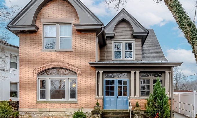 Frankfort House | Historic home near KY Capitol and Downtown