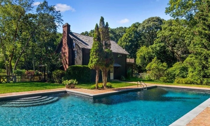 Westhampton House | Historic Home with Pool in Westhampton