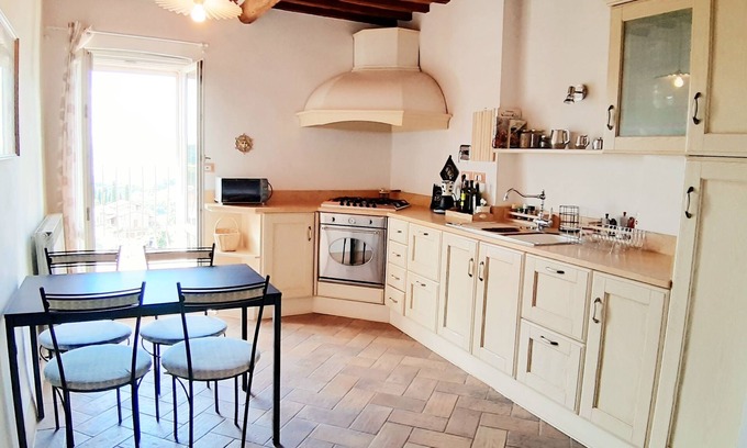 Citta della Pieve House | Historic house in old town with breathtaking views