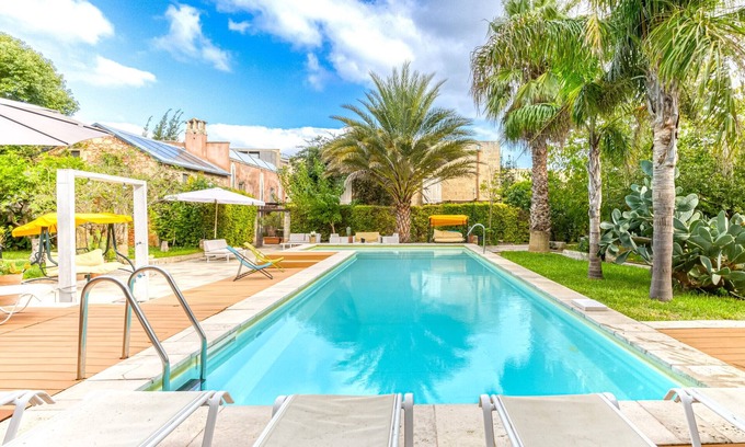 Patu House | Historic house with pool and Mediterranean park (A)