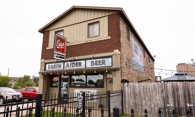 Superior Apartment | Historic innkeeper's apartment above a brewery taproom