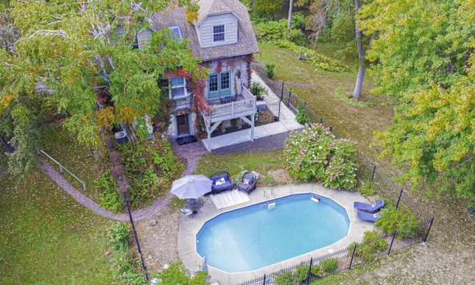 Stillwater Cottage | Historic James Mulvey Carriage house (Whole house)