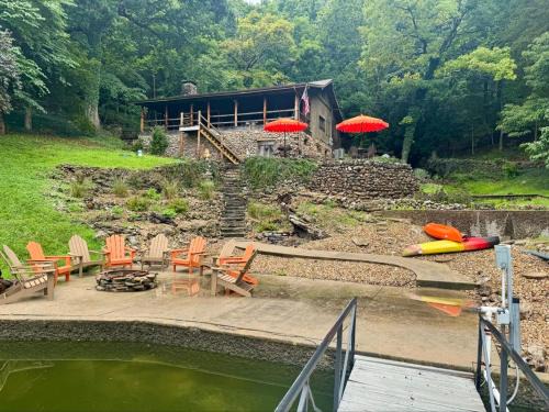 Camdenton House | Historic Lakefront Log Cabin4bd3badockfirepit