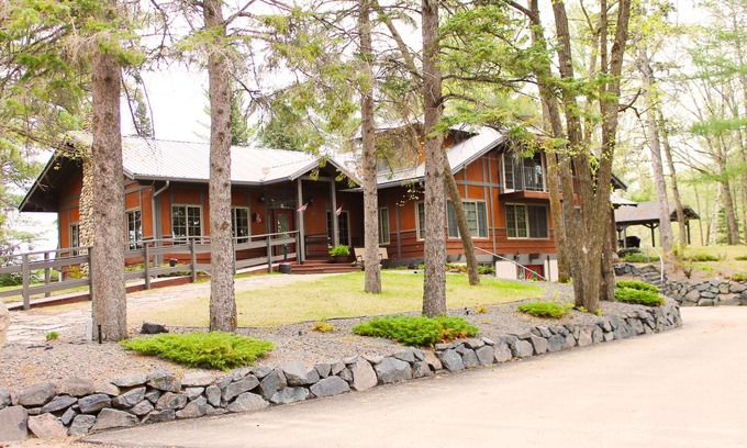 Walker Cabin | Historic Lodge on 48 Acres. Sleeps 23. Large Great Room