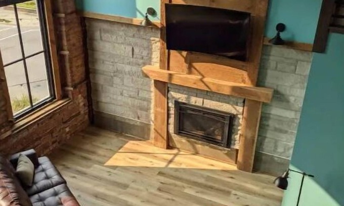 Utica Condo | Historic Loft Suite Frances/Starved Rock/Utica