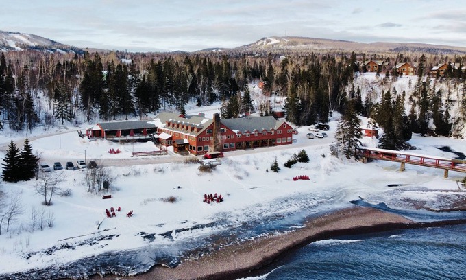 Lutsen Hotel | Historic Lutsen Lodge