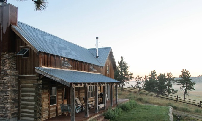 Roundup Cabin | Historic - Modern - Artist Cabin on remote private ranch