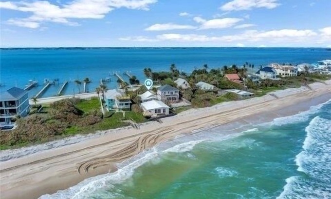 Ambersand Beach House | Historic Ocean Front House with private Beach! Guesthouse included & Dock!