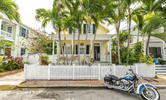 The Meadows House | Historic "Old Town" Charm