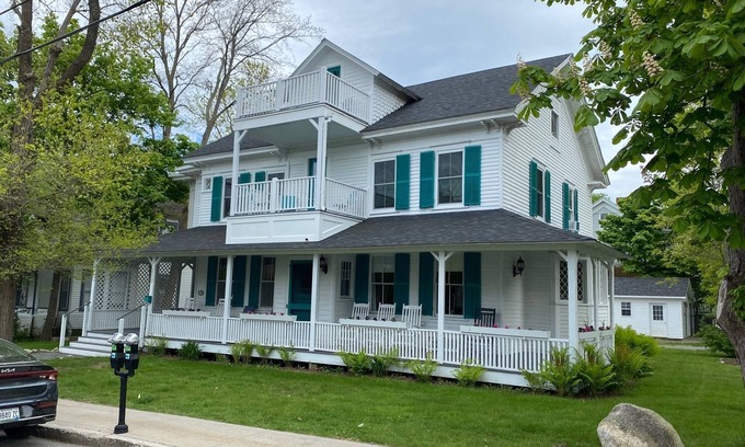 Bar Harbor House | Historic Petunia Cottage: Large Renovated Victorian Excellent In-town Location