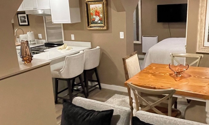 Dunlap Apartment | Historic Pritchard Beach hideaway, just steps to Lake Washington