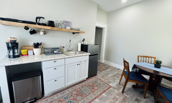 Marion Apartment | Historic Prohibition Home 2 Bedroom Apartmentn