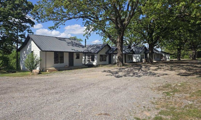 Cookson Cabin | Historic Retreat Near Lake Tenkiller - Escape to Cookson Resorts Cabin #4