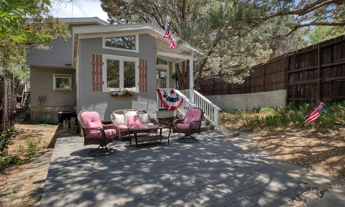 Prescott Cottage | Historic secluded cottage…6 blocks from the town square with gazebo relaxation.