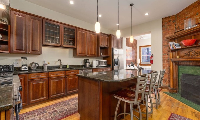 Adams Morgan House | Historic & Stately 5 Bedroom Home in Adams Morgan