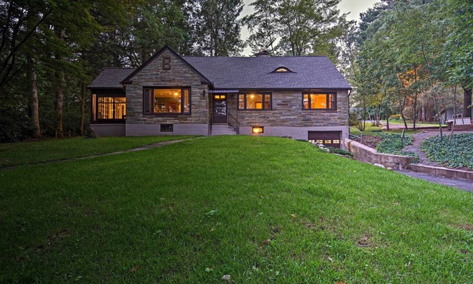 Wapwallopen Cottage | Historic Stone Cottage w/Firepit-Walk to Lily Lake