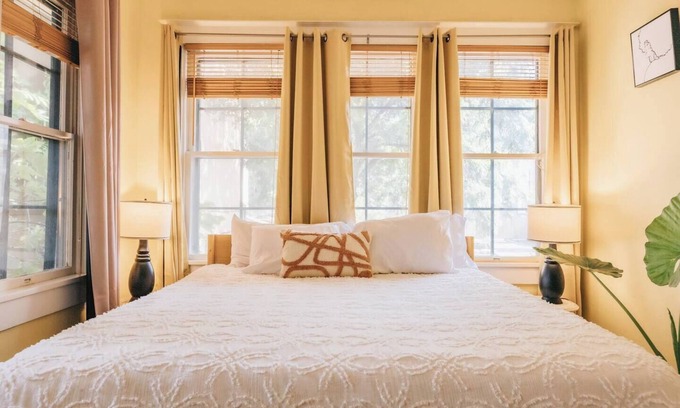 Austin House | Historic Victorian Home on UT | DT