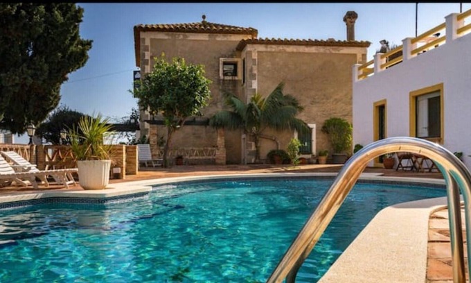 Premia de Dalt Villa | Historic villa near Barcelona with sea views