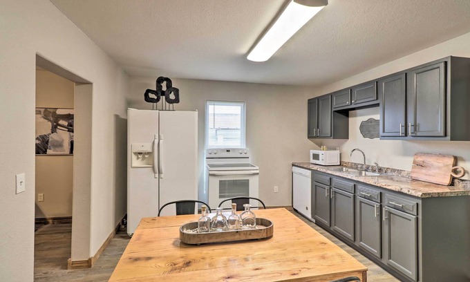 West Plains House | Historic West Plains Home: Walk to MSU + Dtwn