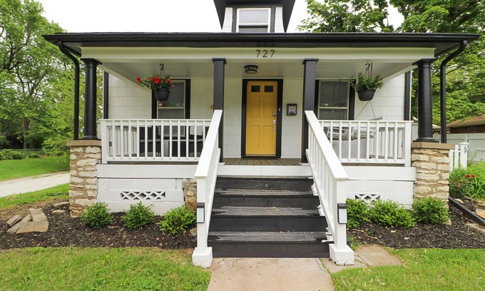 Independence House | Historical Downtown Independence