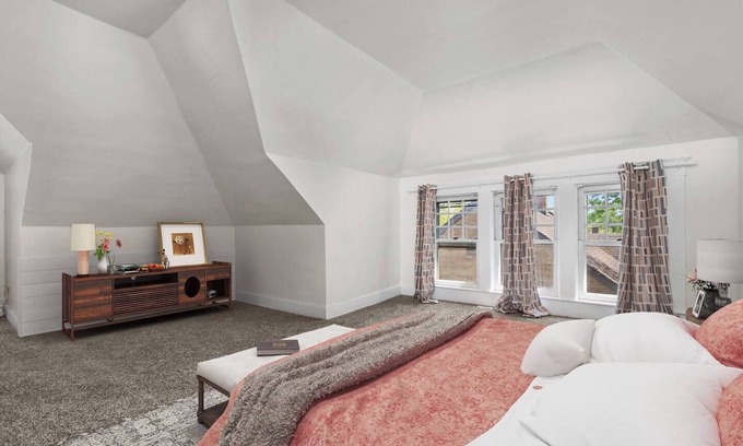 Appleton Condo | Historical Haven Steps to Downtown