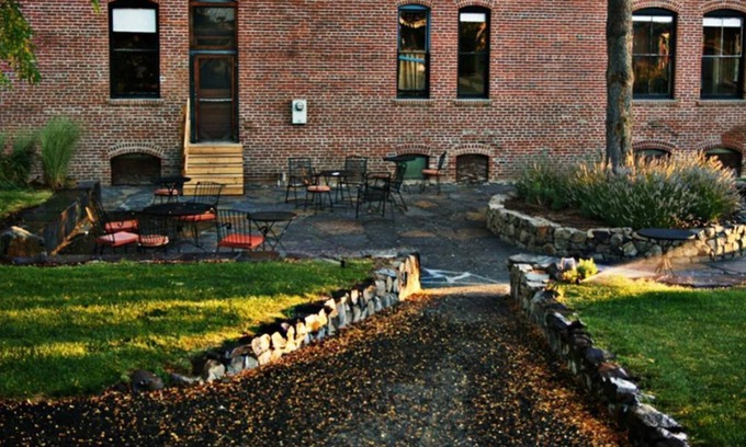 Dufur House | History and Nature Awaits! 4 Comfortable Units, Comes w/ Free Parking Onsite!