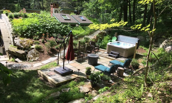 Pawling House | Hobbit House! Lovely, one of a kind, Hudson Valley hobbit house WITH hot tub.